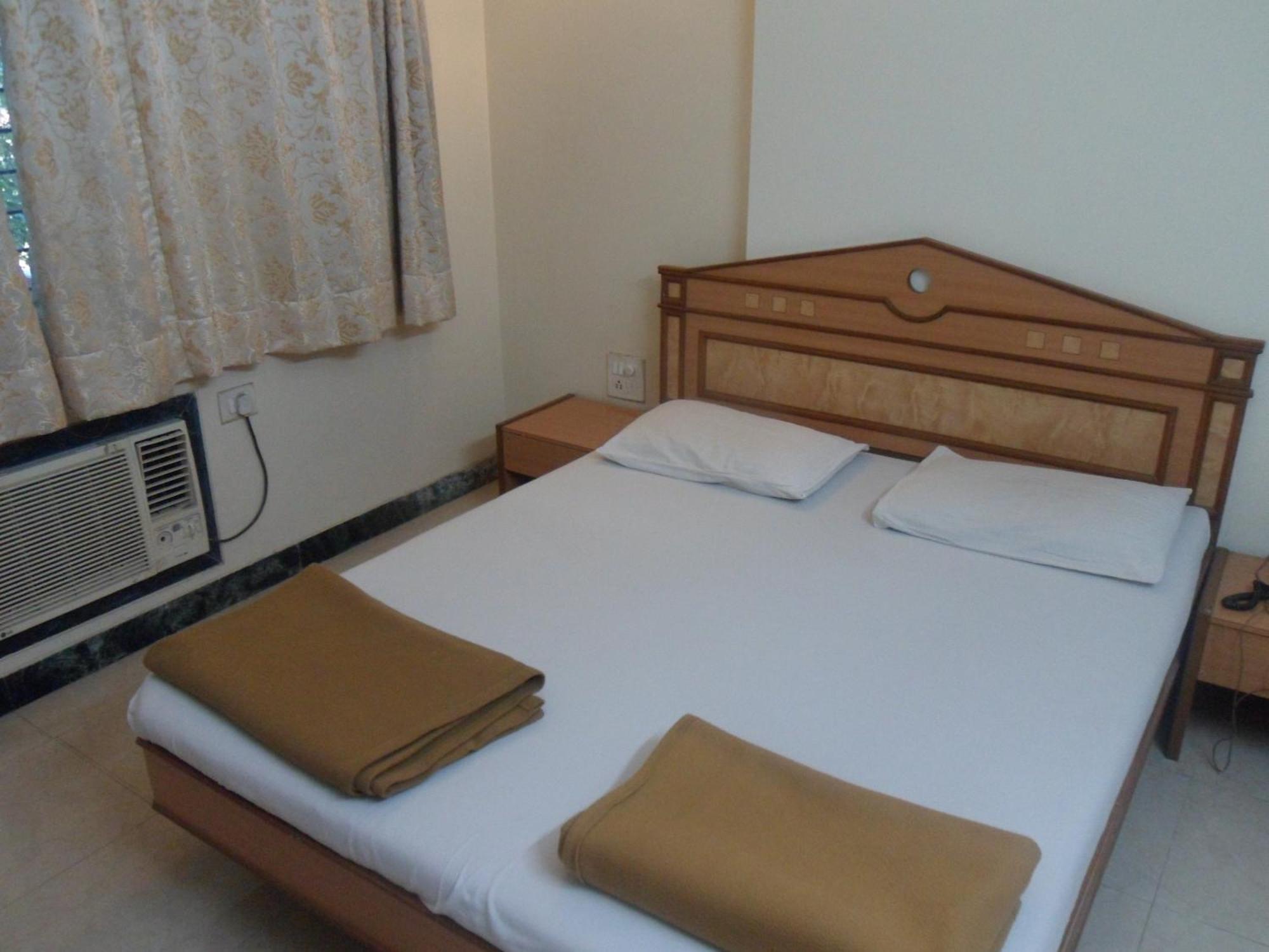 Hotel Pooja International Nashik Habitación foto